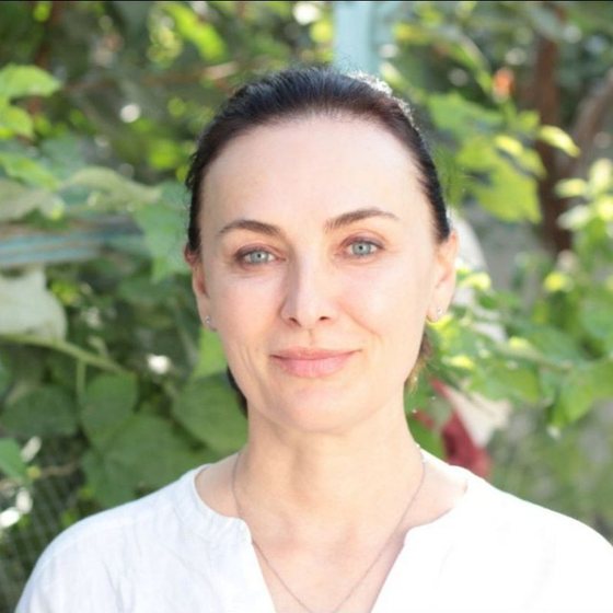 Елена Долгополова